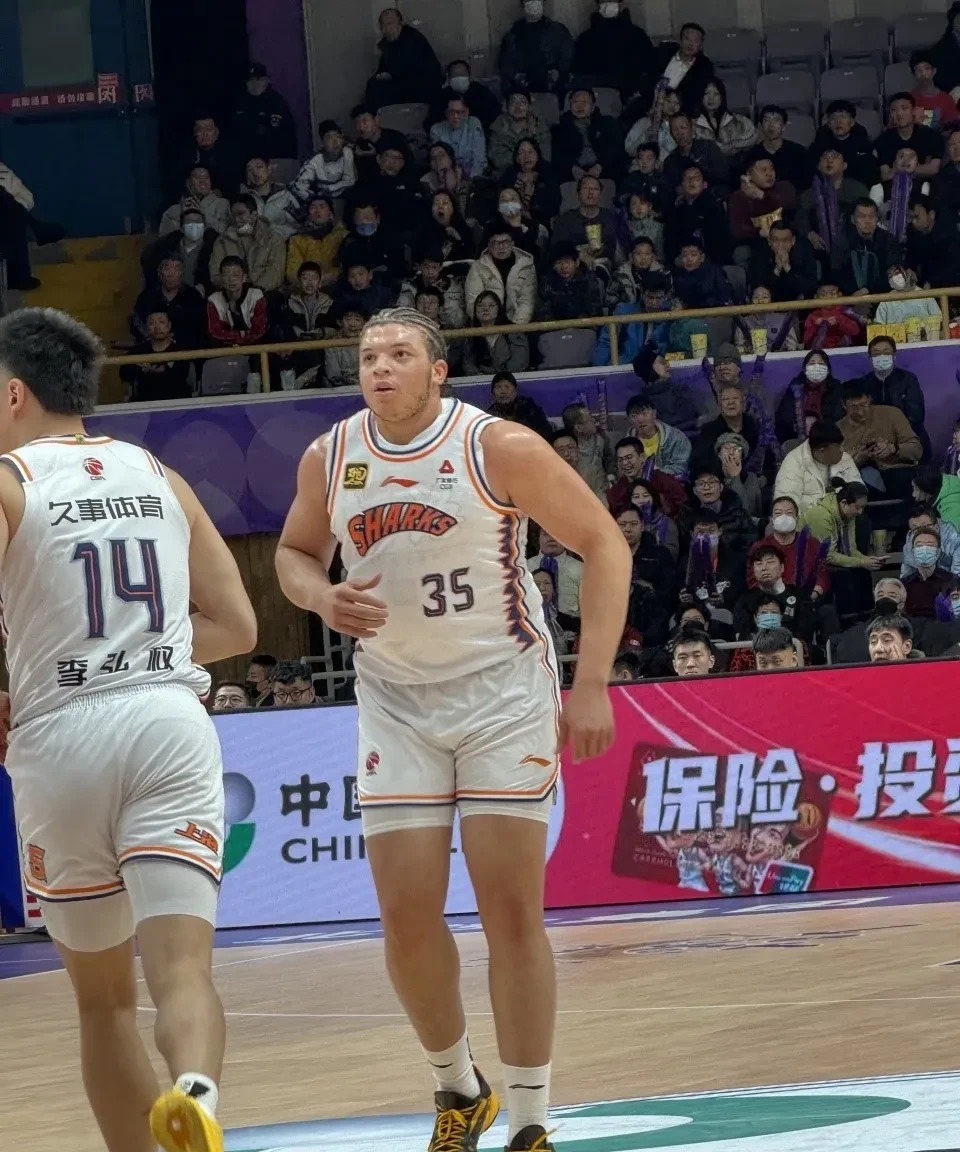 包含上海队爆发神级表现，CBA季后赛被彻底压制，封盖的词条