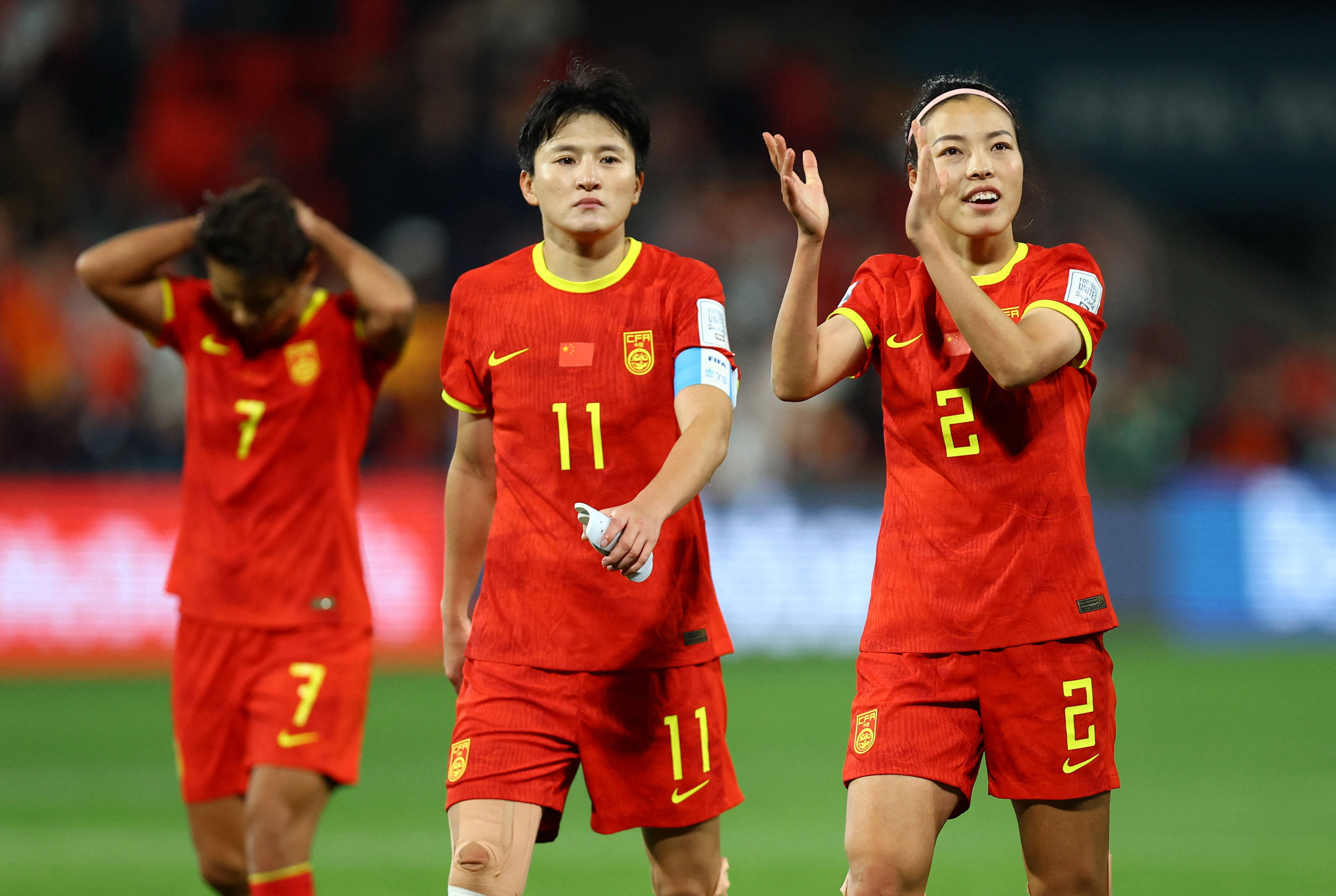 国际女子足球赛中，中国队踢出精彩比赛