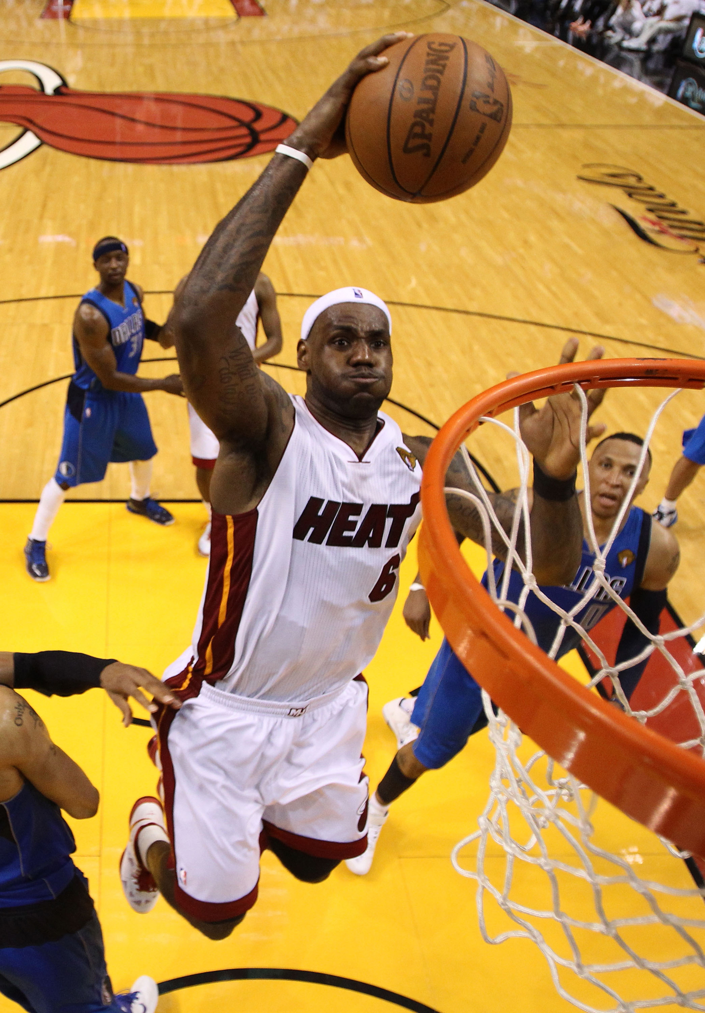 骑士赢得悬念胜利,浓眉哥独得40分成领军功臣 骑士赢得悬念胜利,浓眉哥独得40分成领军功臣