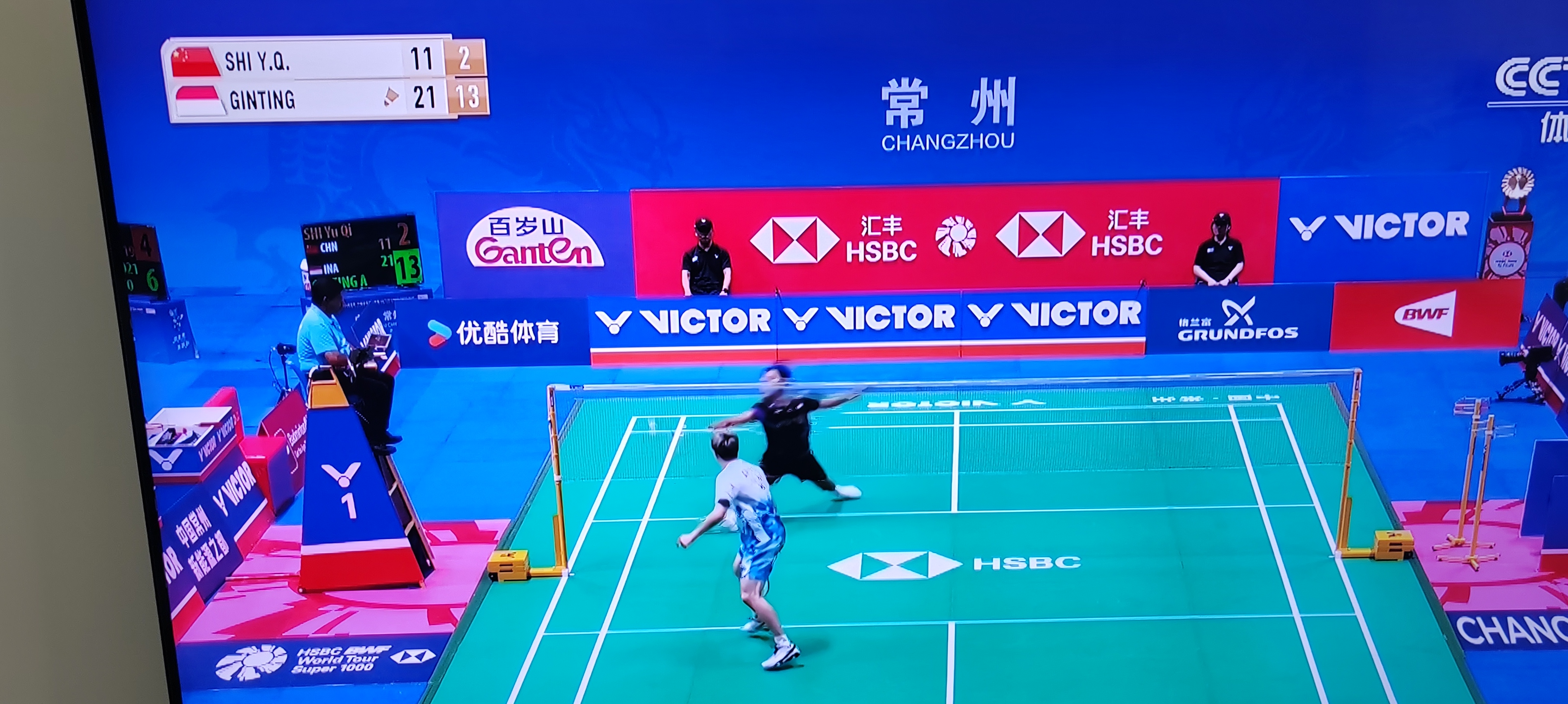 乐鱼体育培训-关于羽毛球赛场上激战连连，意外发生引人注目的信息