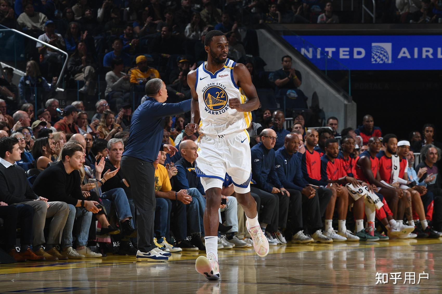 勇士击败雷霆，格林发挥出色