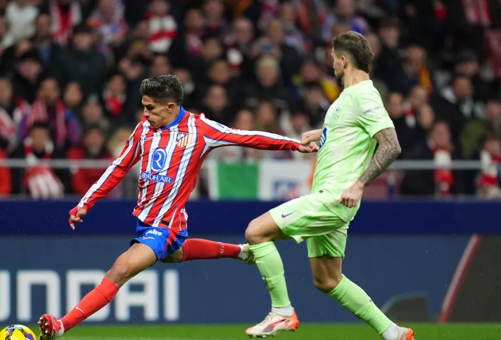 乐鱼体育平台-马德里竞技主场击败对手，保持领跑位置