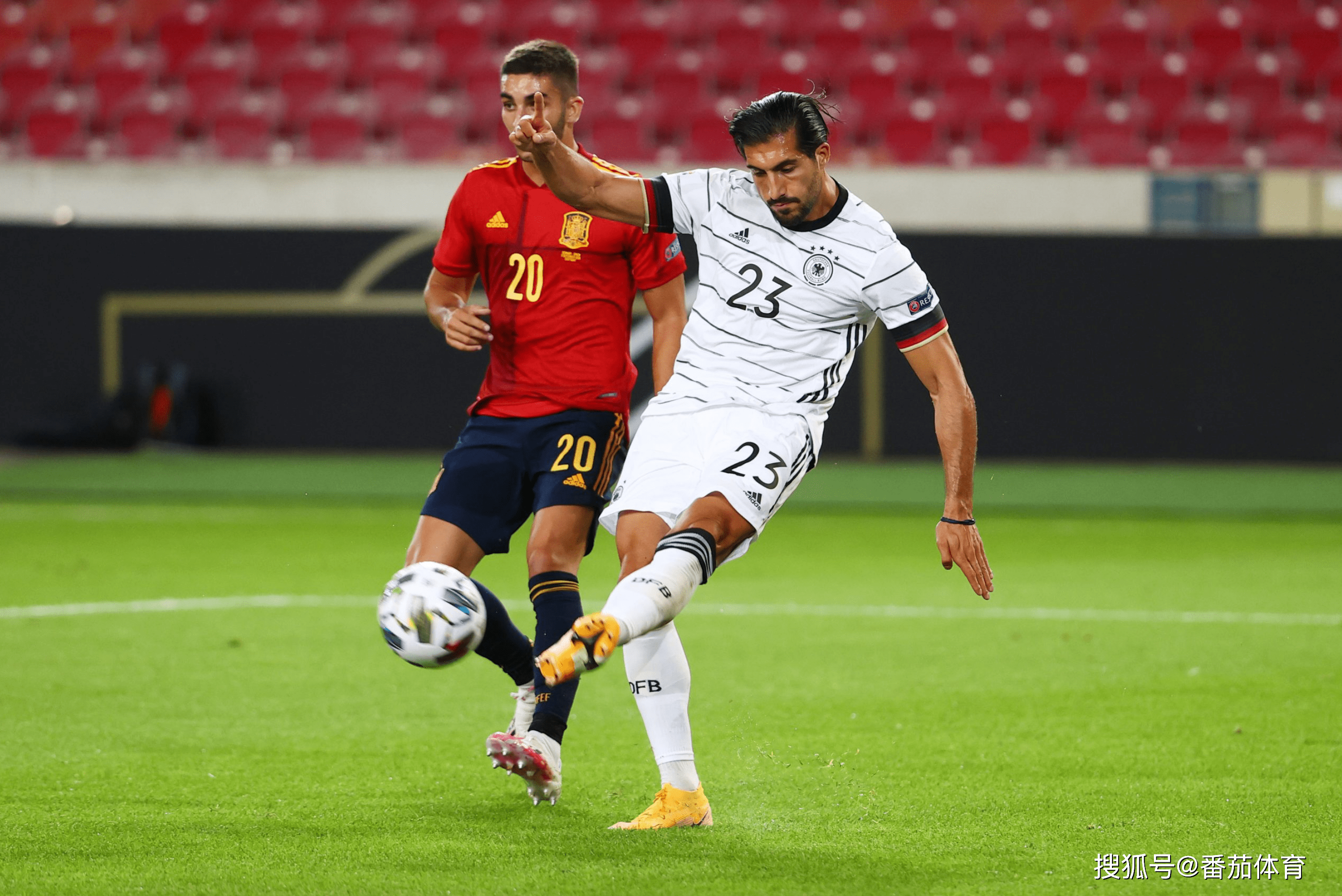 瓦拉多利德主场惨败,局势严峻 瓦拉多利德主场惨败,局势严峻