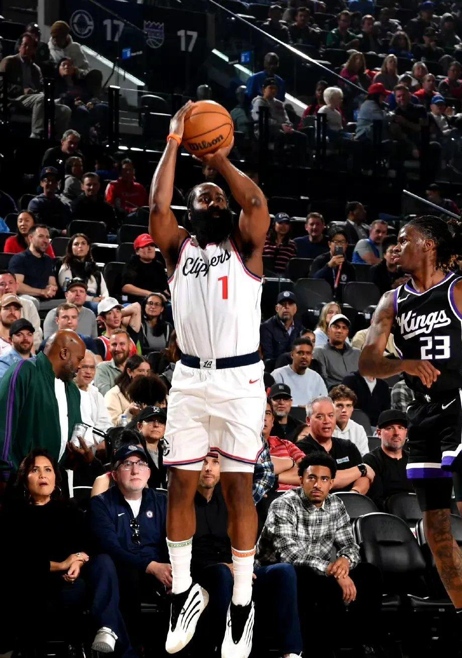 乐鱼体育活动-包含马刺淘汰掘金，德罗赞决胜时刻发威！的词条